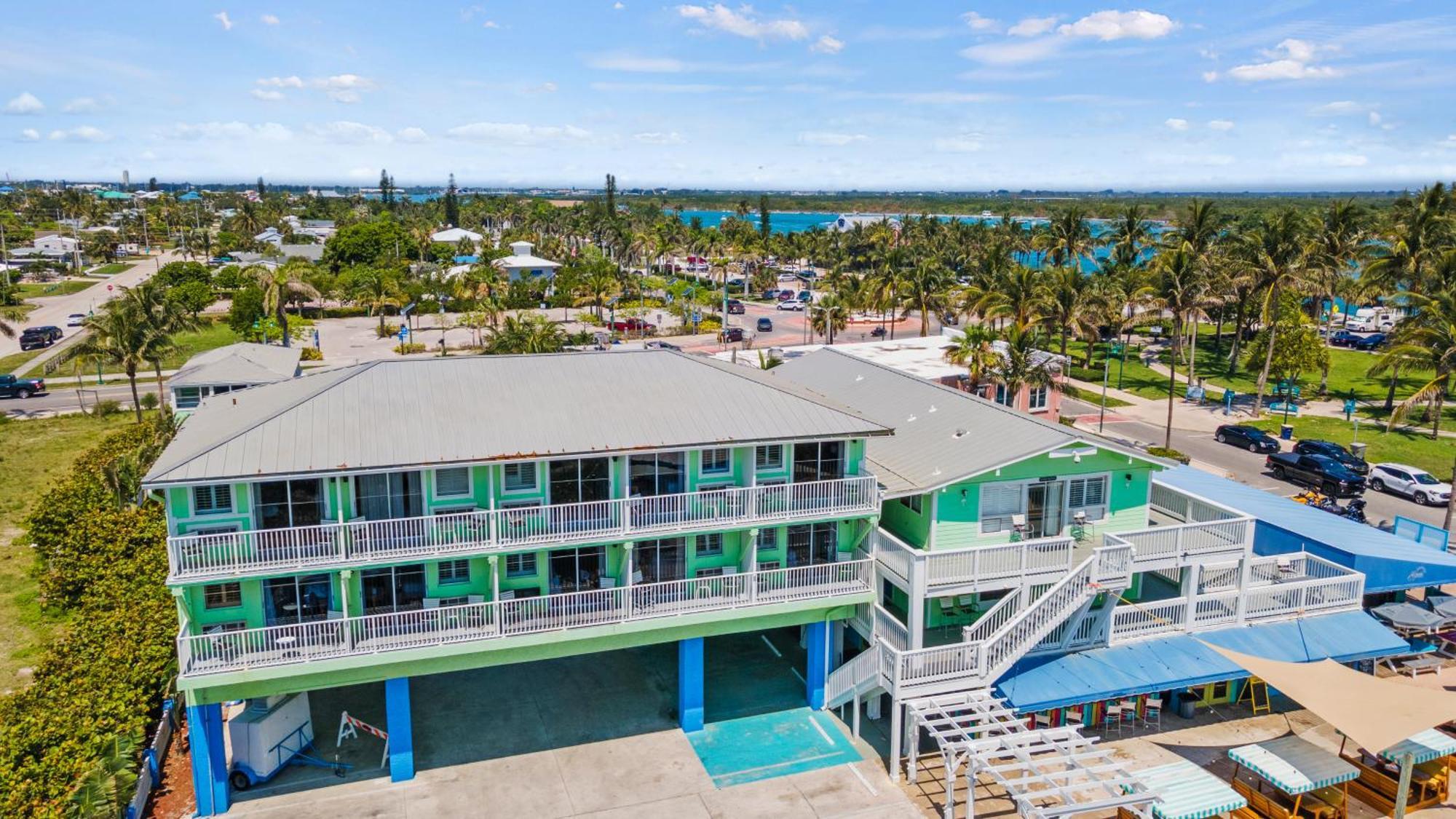 Partial Ocean View Hotel Room- King Bed #1 Fort Pierce Buitenkant foto