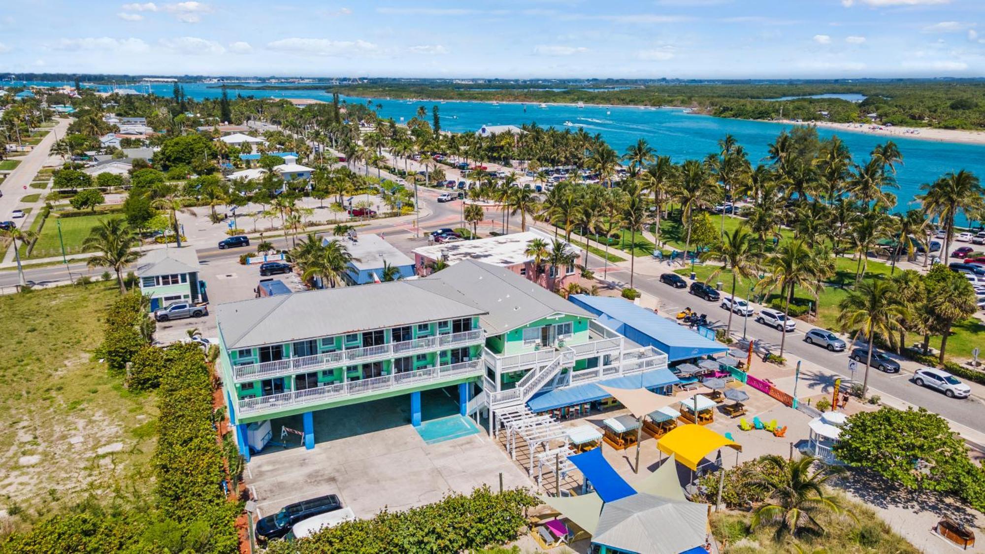Partial Ocean View Hotel Room- King Bed #1 Fort Pierce Buitenkant foto
